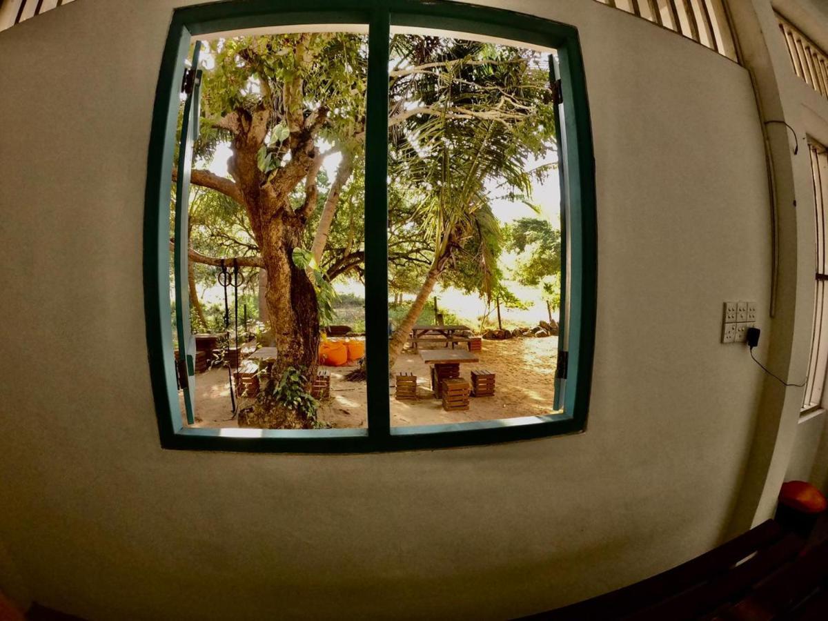 Hangover Hostels Arugam Bay Exterior photo