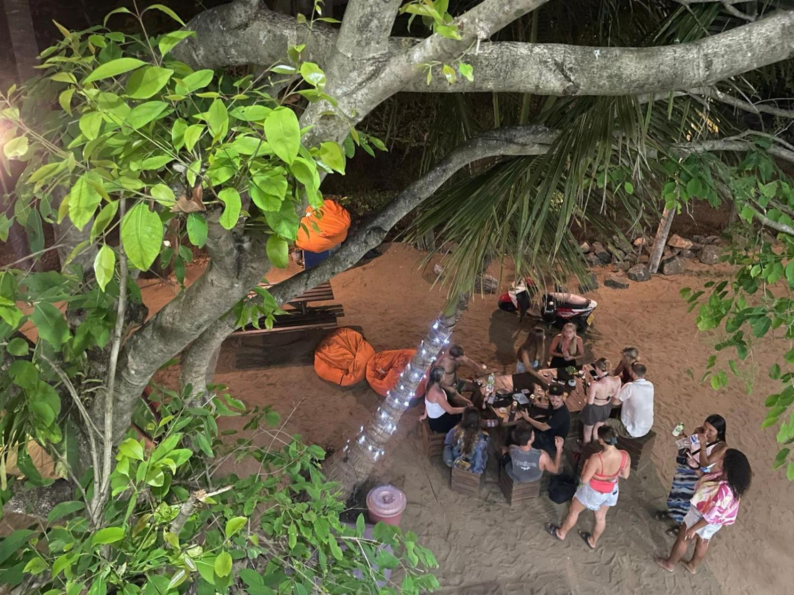 Hangover Hostels Arugam Bay Exterior photo