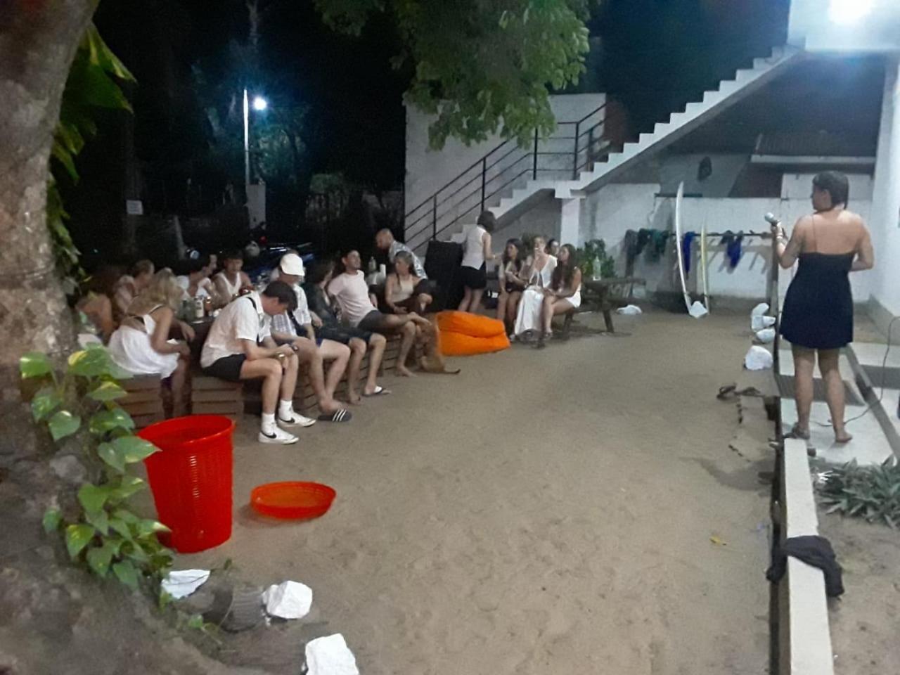 Hangover Hostels Arugam Bay Exterior photo