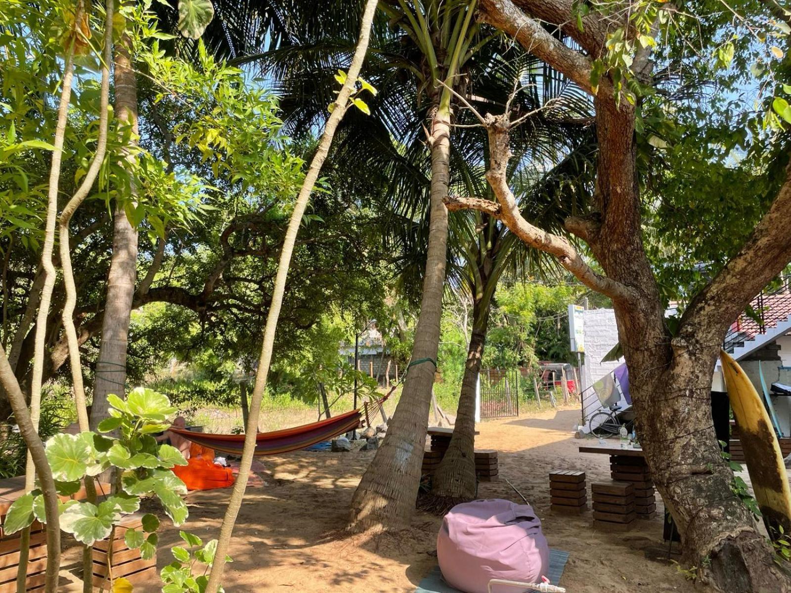 Hangover Hostels Arugam Bay Exterior photo