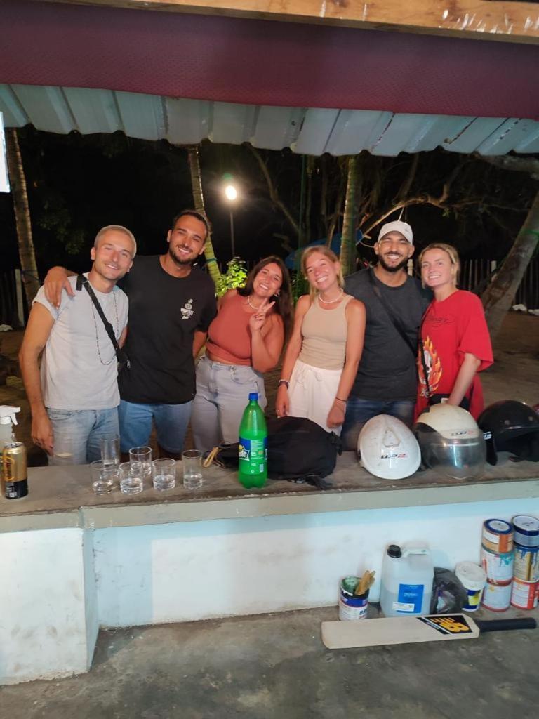 Hangover Hostels Arugam Bay Exterior photo