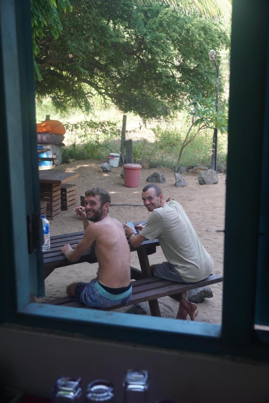 Hangover Hostels Arugam Bay Exterior photo